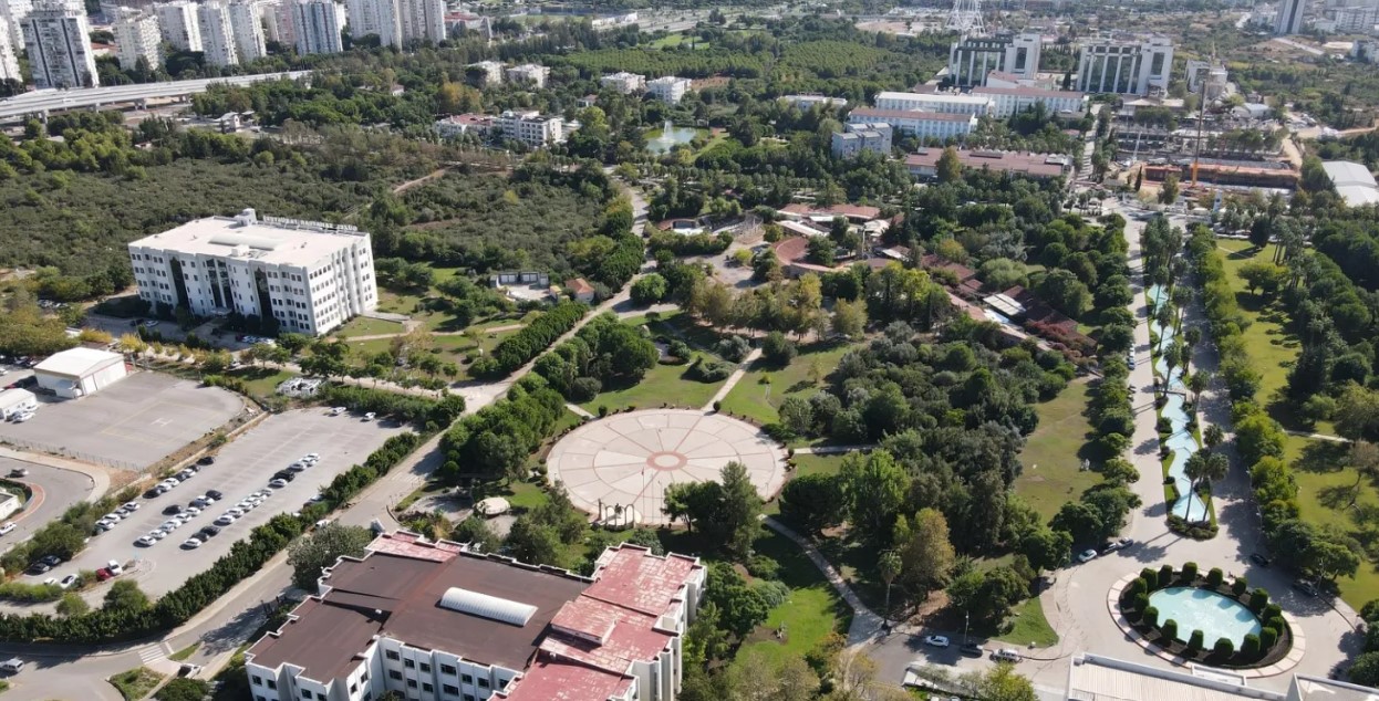 Akdeniz Üniversitesi