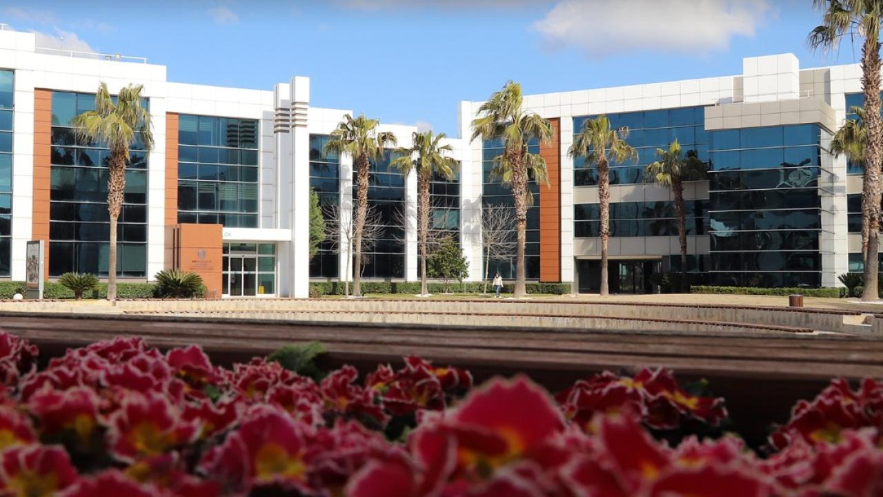İzmir Bakırçay Üniversitesi