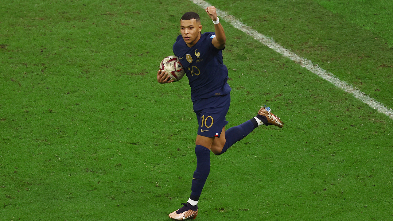 80. dakikada Mbappe farkı bire indirdi