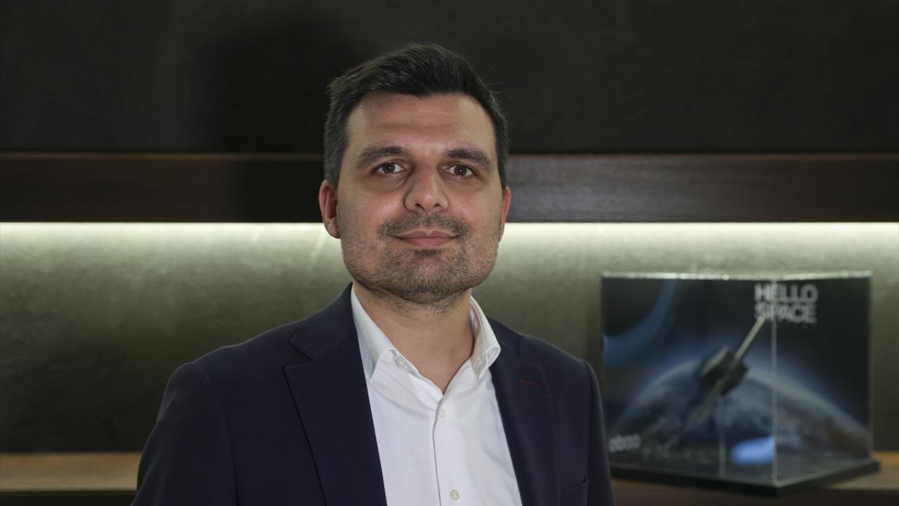 Öğrencilik yılları uzayda yoğunlaştı