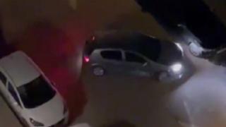 Alkollü sürücü park halindeki araçlara çarptı