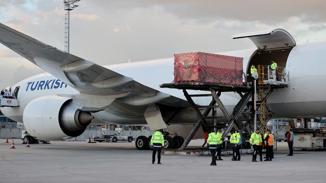 Mikro ihracat kargolarının hava yolu transit süreçleri basitleştiriliyor haber görseli