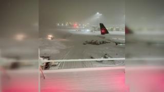 Kanada'da yoğun kar yağışı: 200 uçuş iptal