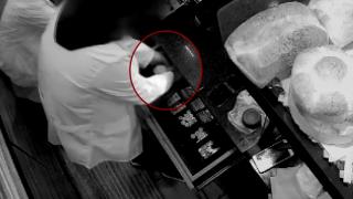 5 yıl boyunca her gün ortağı olduğu işletmeden para çaldı