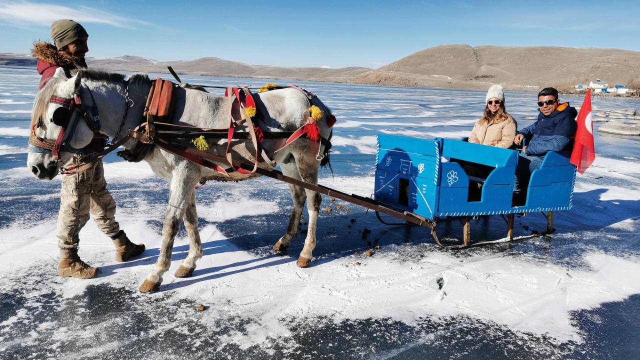 Atlı kızak seferleri başladı