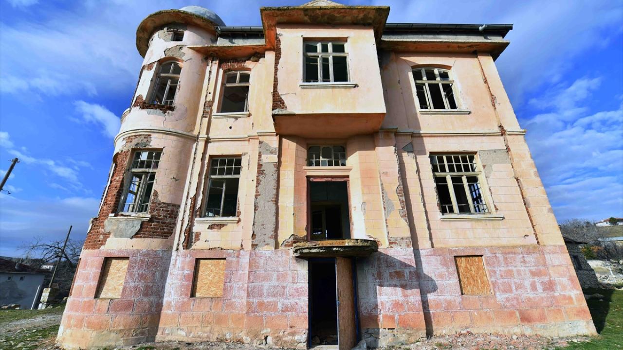 "Konağın babamın adıyla yaşamasını istedim"