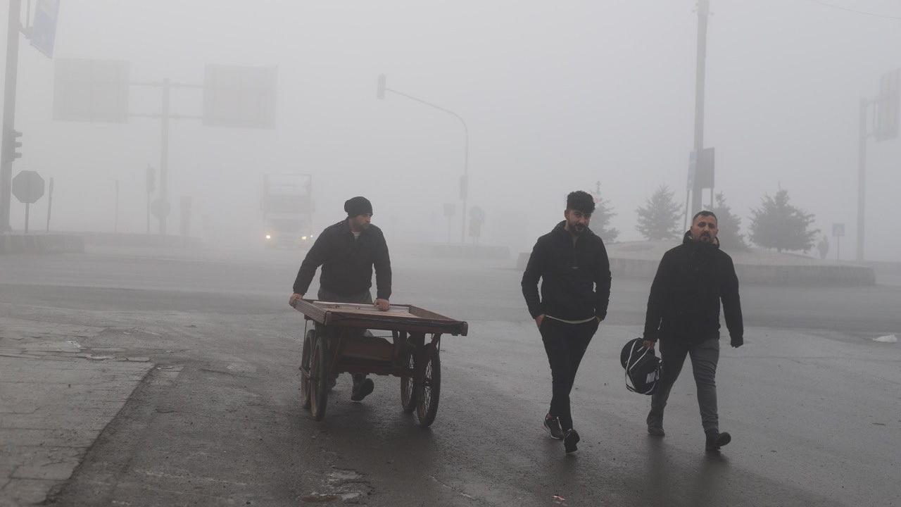 Ağrı güne eksi 14 derece ile uyandı