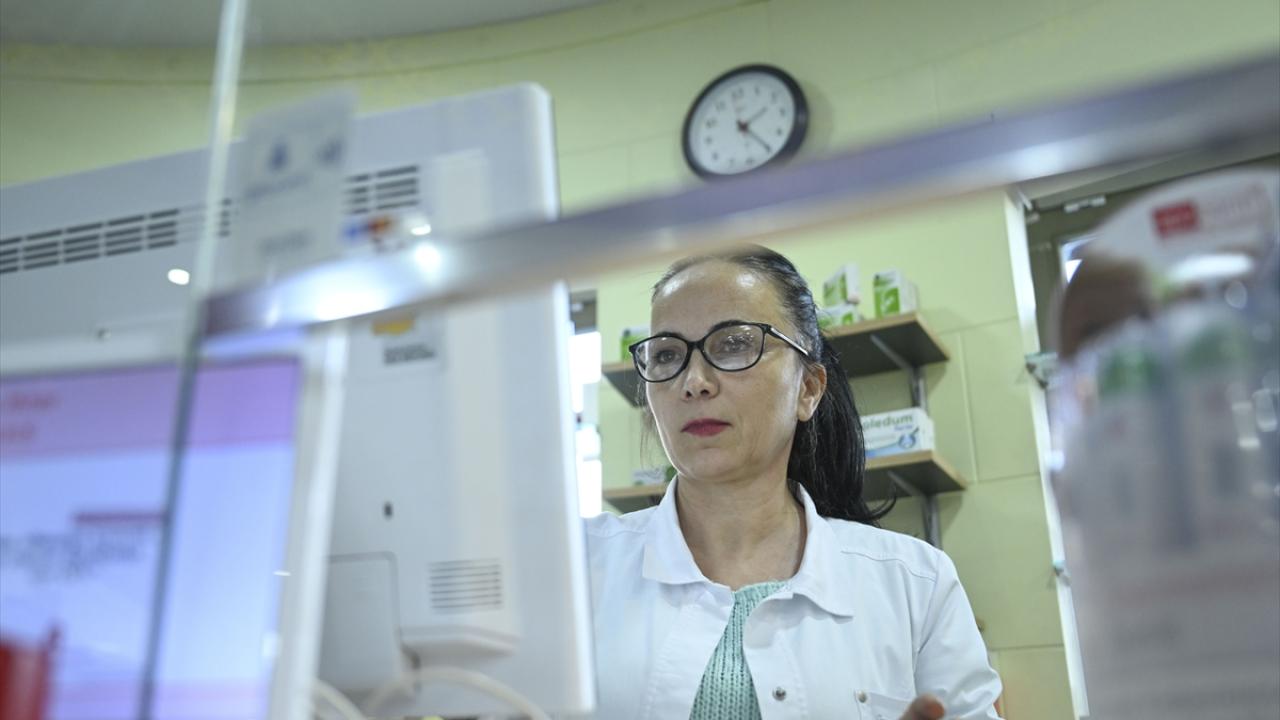 İlaç sıkıntısının, sağlık sigortalarının daha fazla ödeme yapmasıyla çözülmesi hedefleniyor