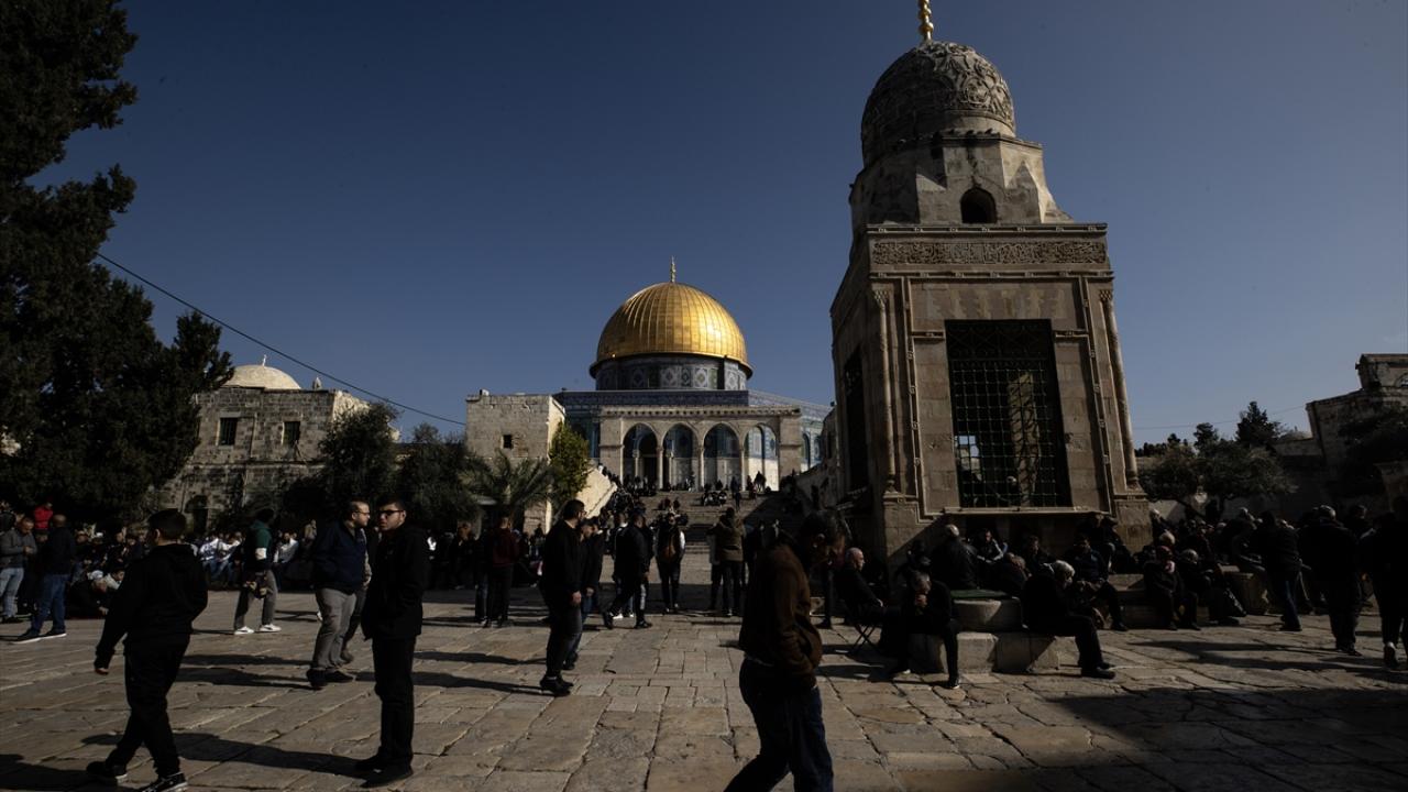 İslam dünyasının ilk kıblesi Mescid-i Aksa | TRT Haber Foto Galeri