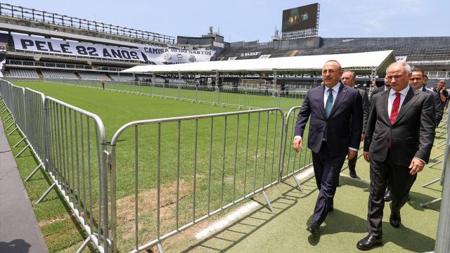 Bakan Çavuşoğlu Pelenin cenaze törenine katıldı
