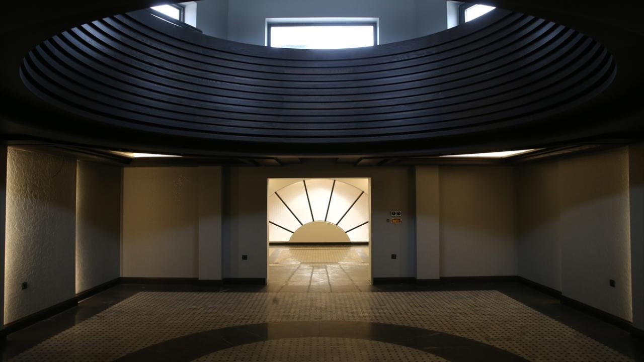 "Mezarların üzerine değil, mezarlığın boş alanına yapıldı"