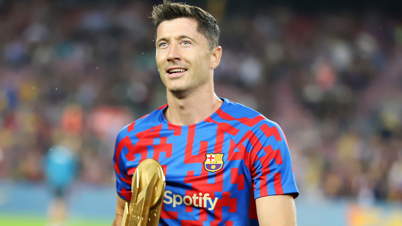 7 - Robert Lewandowski - Barcelona / 35 milyon euro