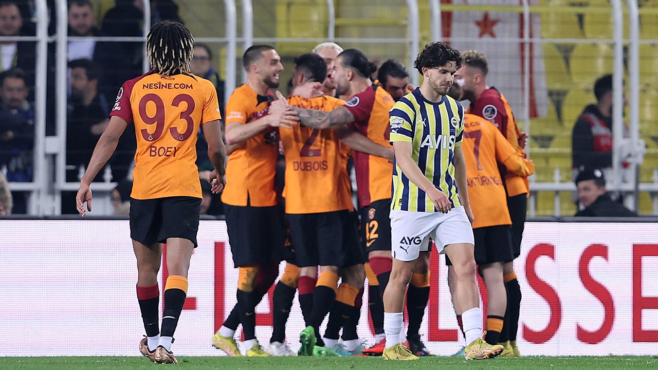 Galatasaray`ın iki golü ofsayta takıldı