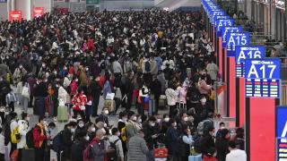 Çin’de Covid-19 kısıtlamaları esnetildi, Bahar Bayramı seyahatleri başladı