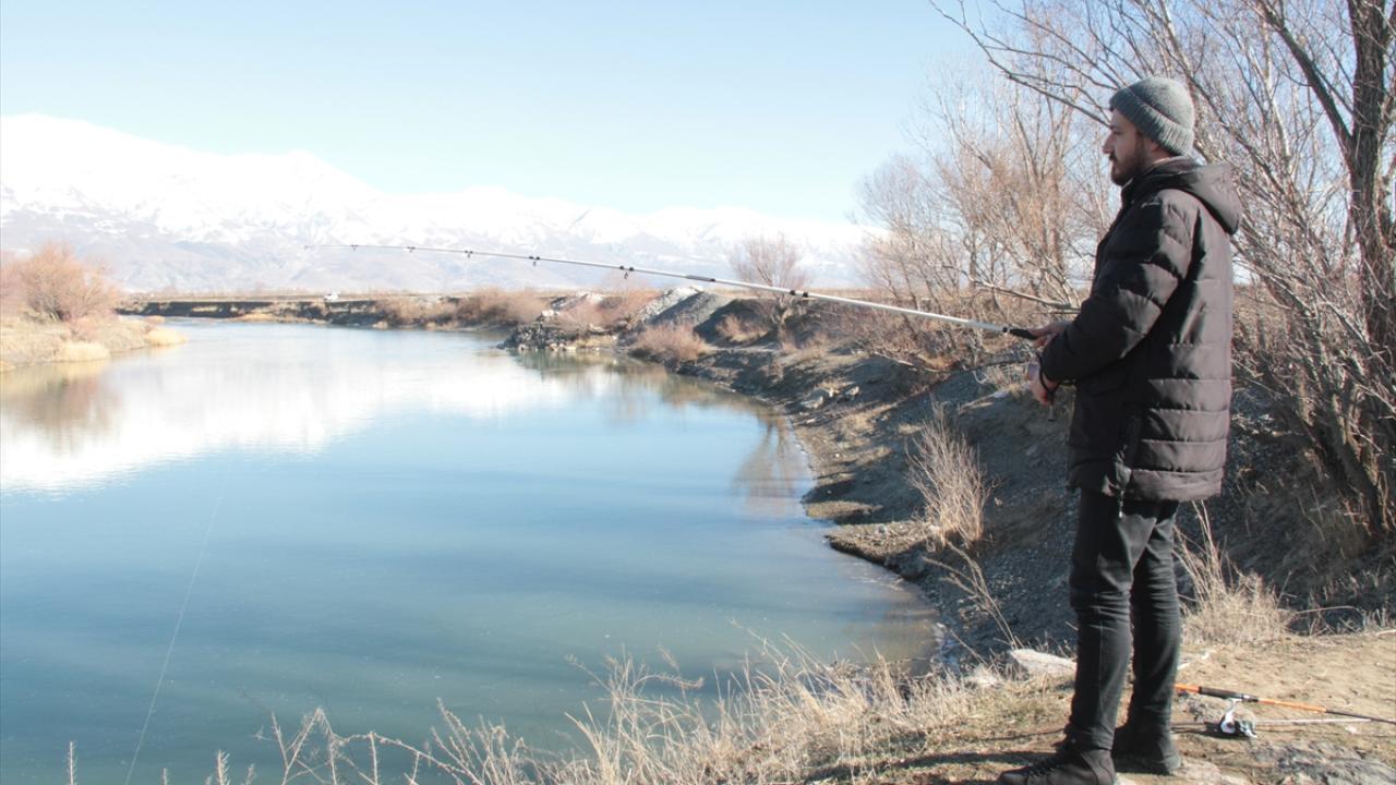 Kar yağmasını bekliyor