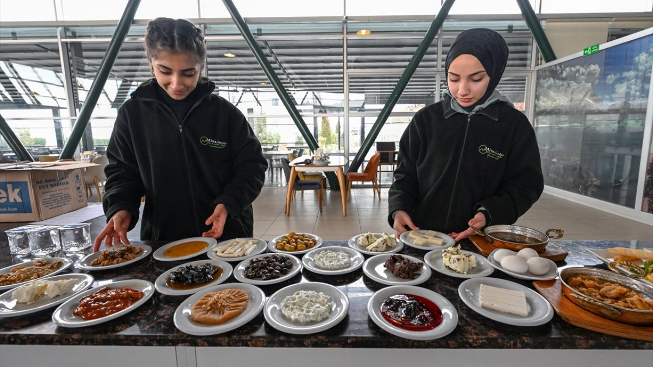 "Kendi ürünlerimizle fark yaratmaya çalışıyoruz"