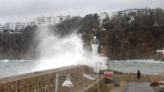Meteoroloji'den Doğu Akdeniz'e "fırtına" uyarısı