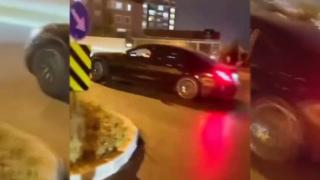 Yabancı plakalı çakarlı araç ile drift ve makas attılar