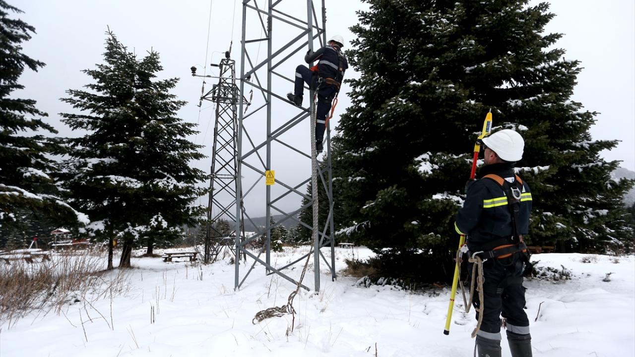 Uludağ'da "kesintisiz enerji" için zorlu kış mesaisi