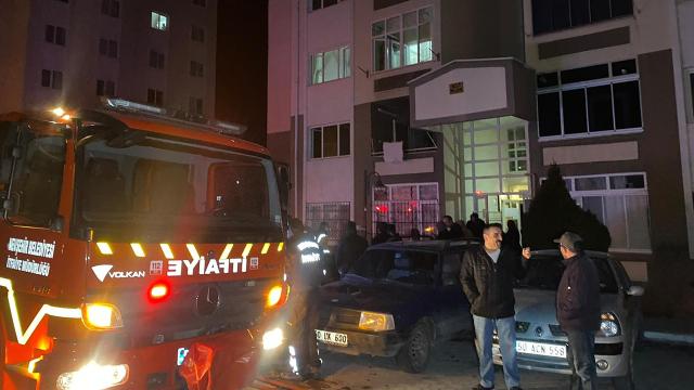 Nevşehirde apartman yangını: 6 kişi dumandan etkilendi