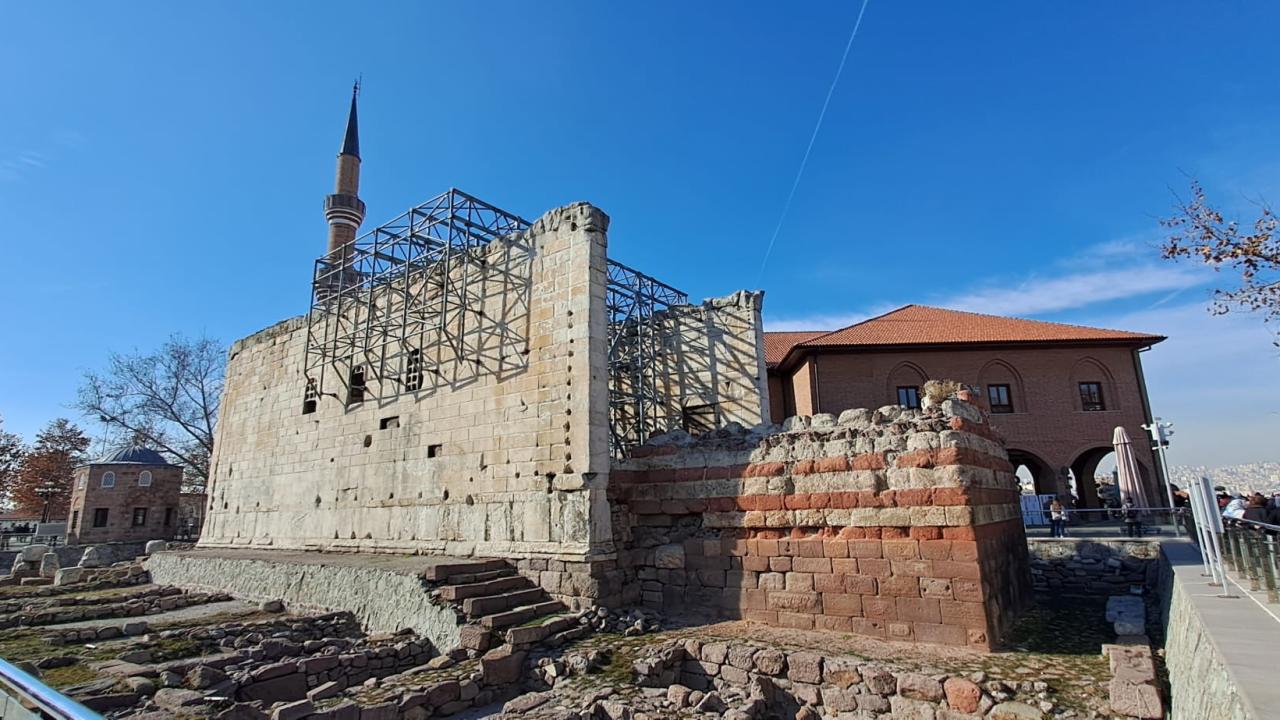 İki Kültür İki İnanç Yan Yana