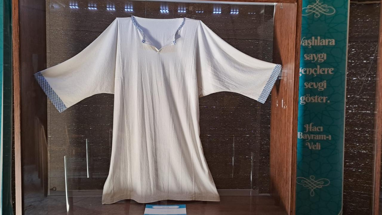 Dönemsel Kıyafetler