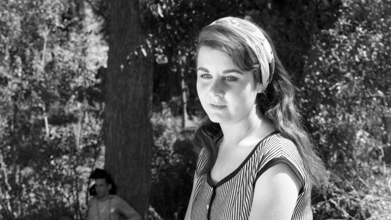 Adana ve Antalya film festivallerinden "En İyi Kadın Oyuncu" ödülü aldı