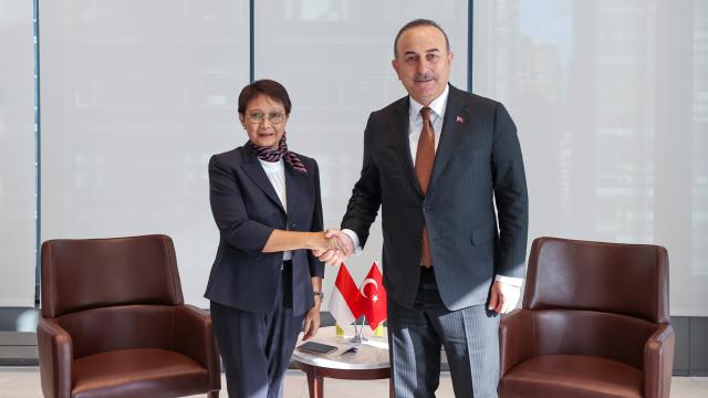 Bakan Çavuşoğlu, New York’ta temaslarda bulundu
