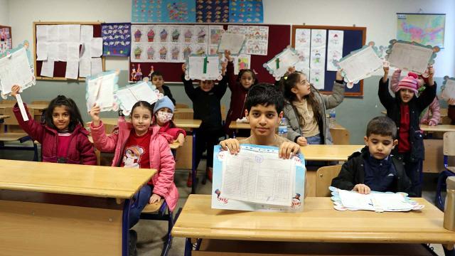 Cumhurbaşkanı Erdoğanın tedavisini üstlendiği Taha ilk karnesini aldı