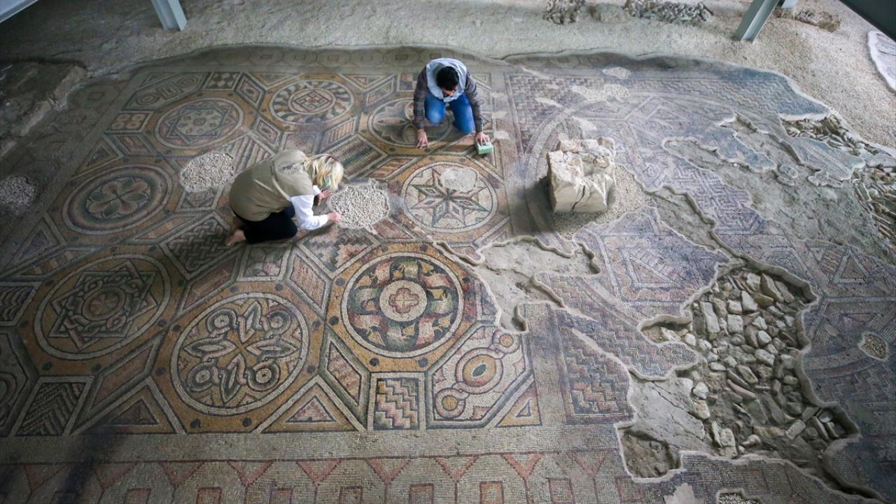 Bazı eserler yerinde korunuyor