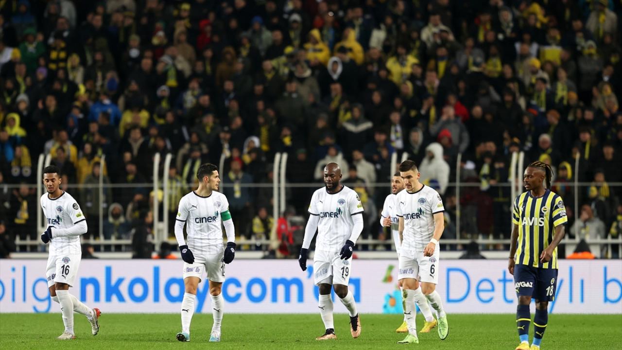 Fenerbahçe, Kadıköy'de farklı kazandı