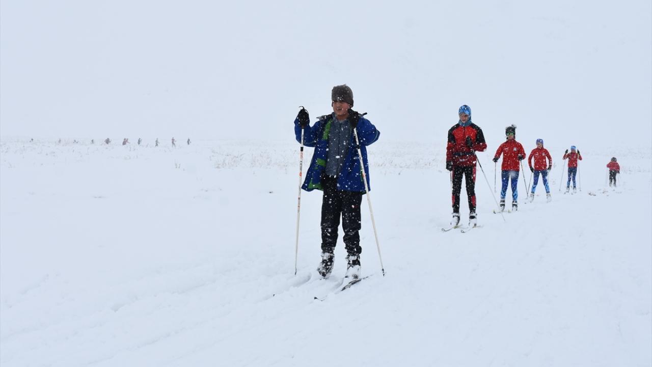 "Yüksekova terörle değil sporla anılan bir yer olacak"