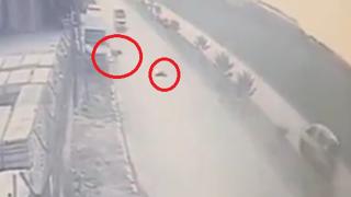 Köpekten kaçarken minibüsün çarptığı çocuk hayatını kaybetti