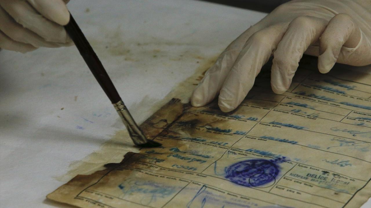 Özel yapıştırıcı ve kimyasallar kullanılıyor