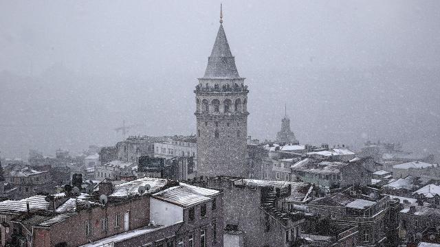 İstanbul'da hafta sonu karla karışık yağmur bekleniyor