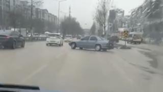 Kayganlaşan yolda drift atan sürücüye 20 bin lira ceza