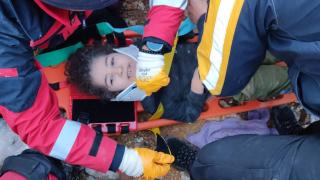 6 yaşındaki Eymen enkazdan sağ kurtarıldı