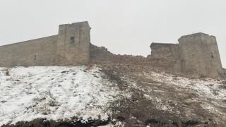 Depremde tarihi Gaziantep Kalesi de hasar gördü