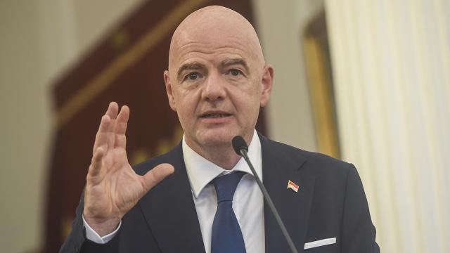 Trump, FIFA Başkanı Infantino'nun görevden alınmasının korkunç bir hata olacağını savundu haber görseli