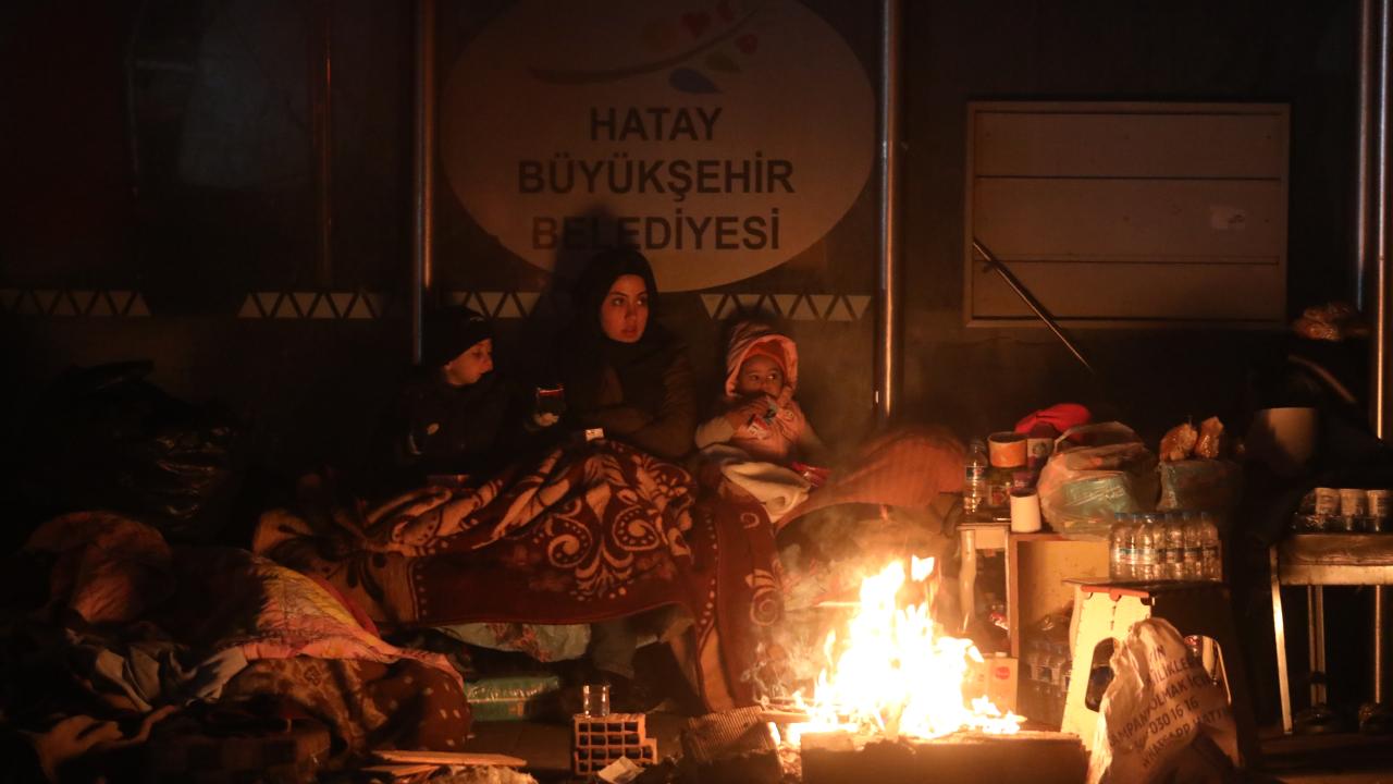  Ateş başında geceden sabaha...