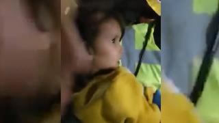 Madenciler minik Ayşe'yi enkaz altından kurtardı