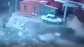 Deprem anında araçlar beşik gibi sallandı