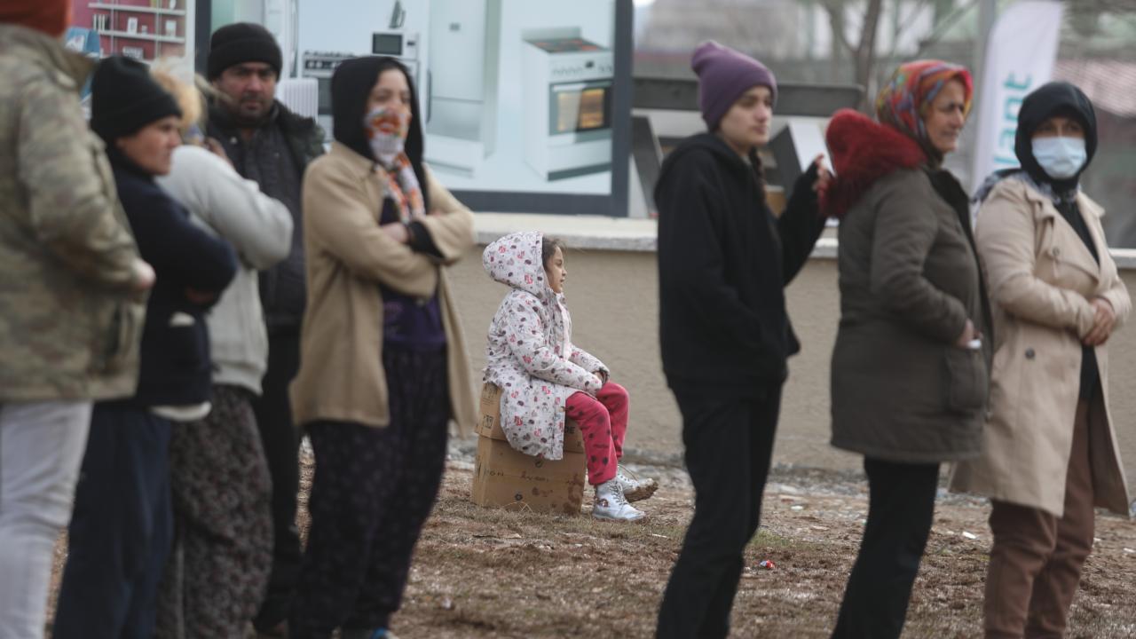 Binlerce ev yıkıldı, binlerce yaşam karardı