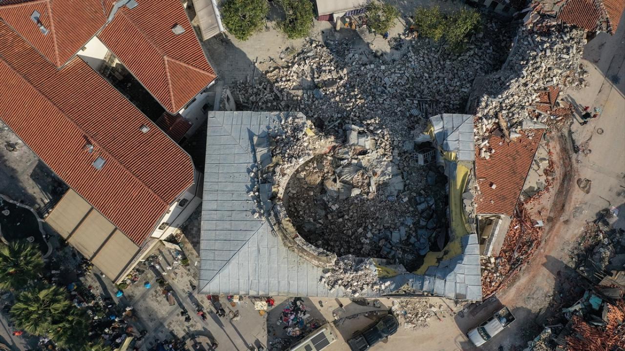 Anadolu`nun ilk camilerinden Habib-i Neccar Camii tamamen yıkıldı
