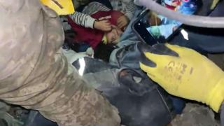 Madenciler depremden 160 saat sonra 2 kişiyi daha kurtardı