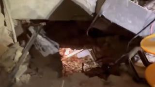 Enkaz altında bir cana daha ulaşmak için metrelerce tünel açıldı