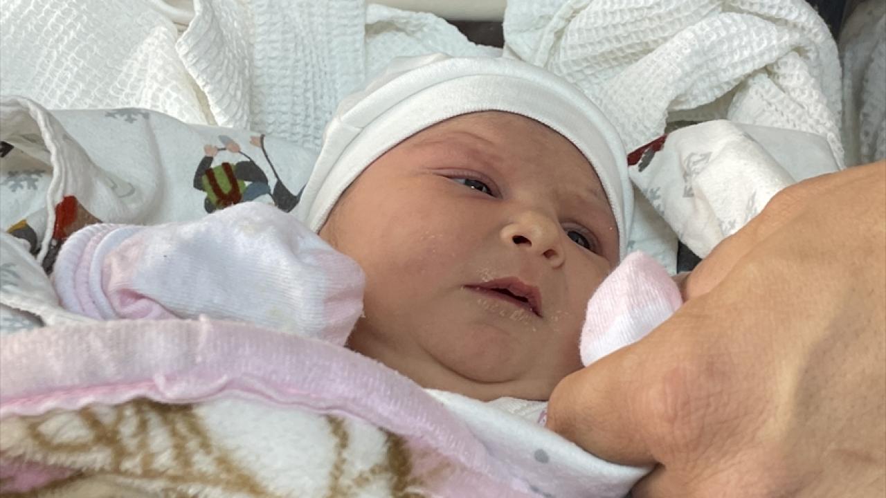 "Ağabeyimde kalıyoruz ama eve girmeye korkuyoruz"