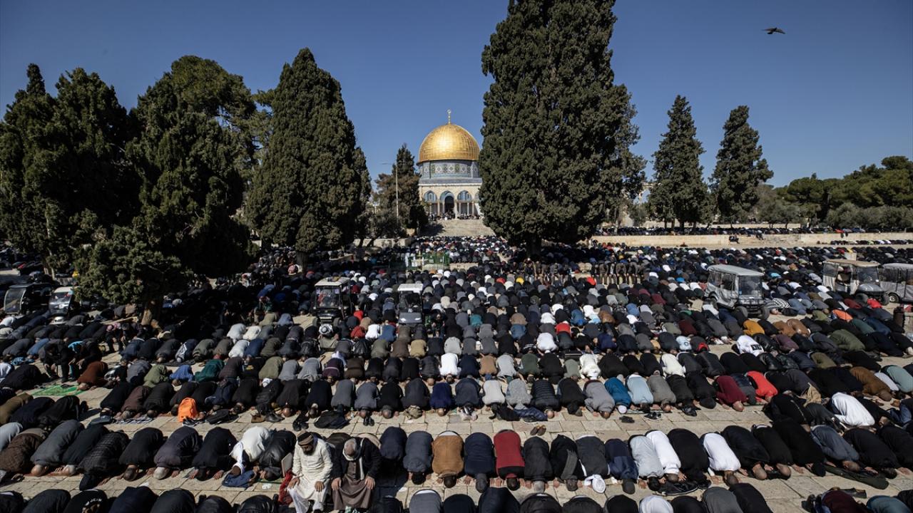 “MALLARINIZIN ZEKATINI TÜRKİYE VE SURİYE’DEKİ KARDEŞLERİNİZE GÖNDERİN”