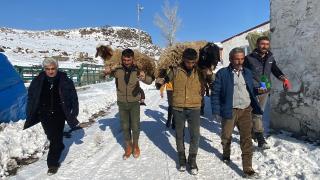 Hayvanlarını satıp depremzedelere bağışladılar