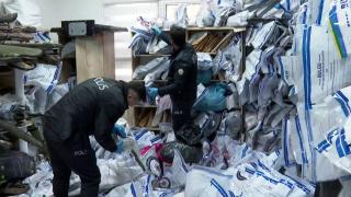 Enkazdan çıkarılan değerli eşyalar kayıt altına alınıyor